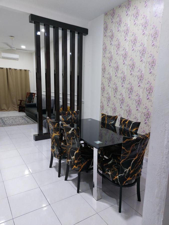 Pelangi Homestay Bota Exterior photo